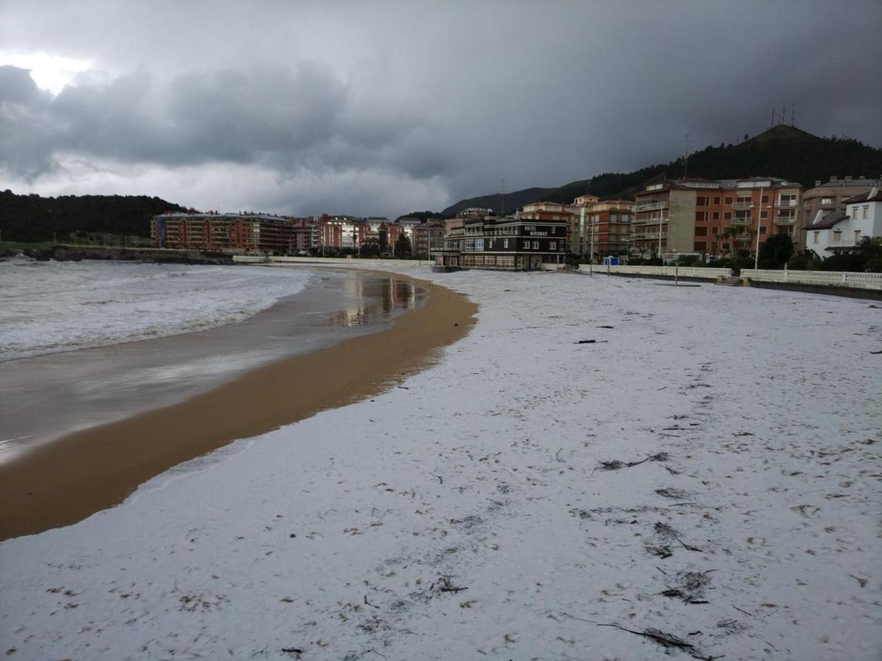Pension La Mar Castro Urdiales Zewnętrze zdjęcie